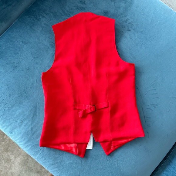 Red classic vest by Robert Montgomery - Picture 3 of 4